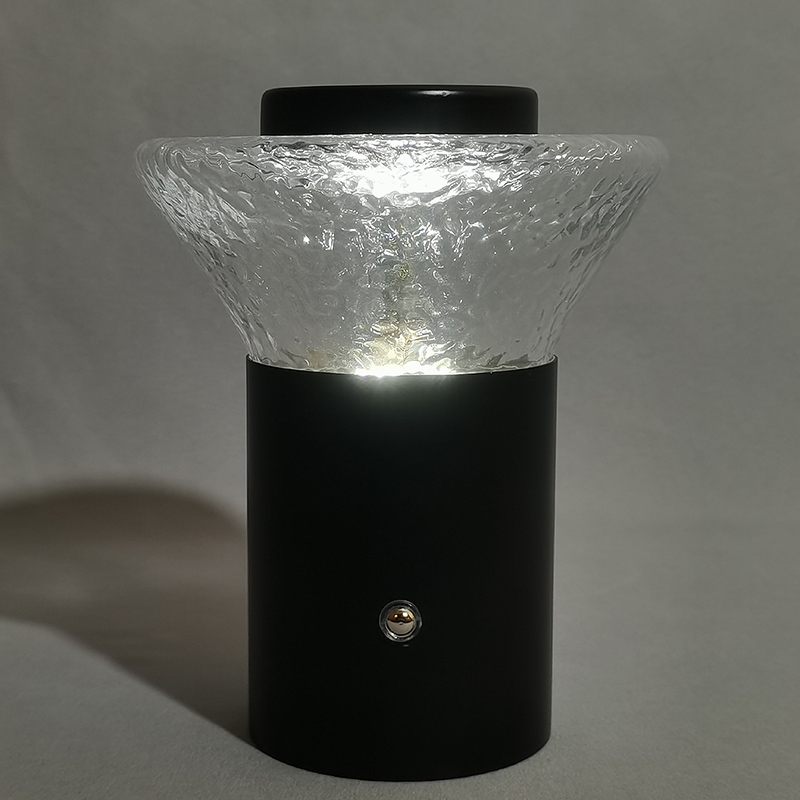 Mingkeda Hot Sales Metal 1800mAh Battery Operated Rechargeable Restaurant Decorative Charging LED Table Lamp