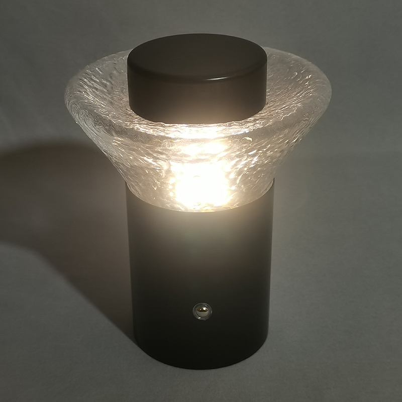 Mingkeda Hot Sales Metal 1800mAh Battery Operated Rechargeable Restaurant Decorative Charging LED Table Lamp