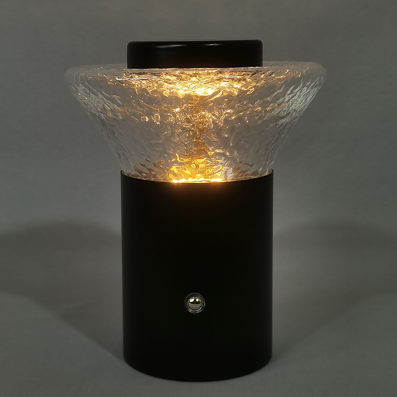 Mingkeda Hot Sales Metal 1800mAh Battery Operated Rechargeable Restaurant Decorative Charging LED Table Lamp