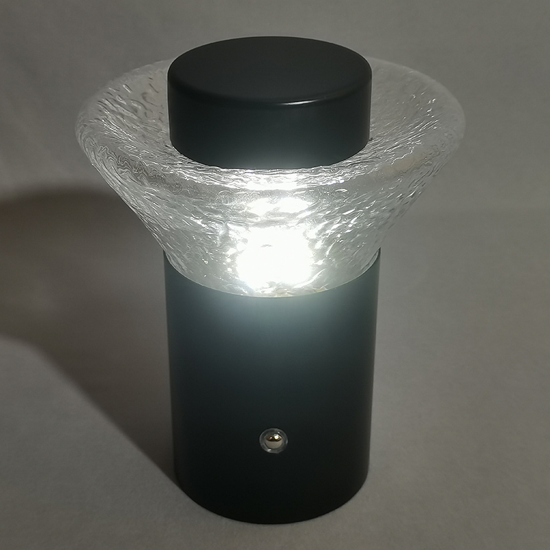 Mingkeda Hot Sales Metal 1800mAh Battery Operated Rechargeable Restaurant Decorative Charging LED Table Lamp