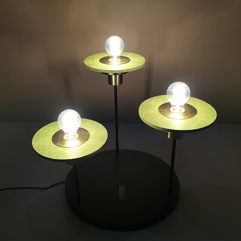 Mingkeda Hot Sales Metal 1800mAh Battery Operated Rechargeable Restaurant Decorative Charging LED Table Lamp