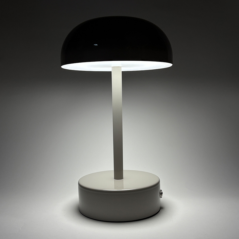 Mingkeda Hot Sales Metal 1800mAh Battery Operated Rechargeable Restaurant Decorative Charging LED Table Lamp