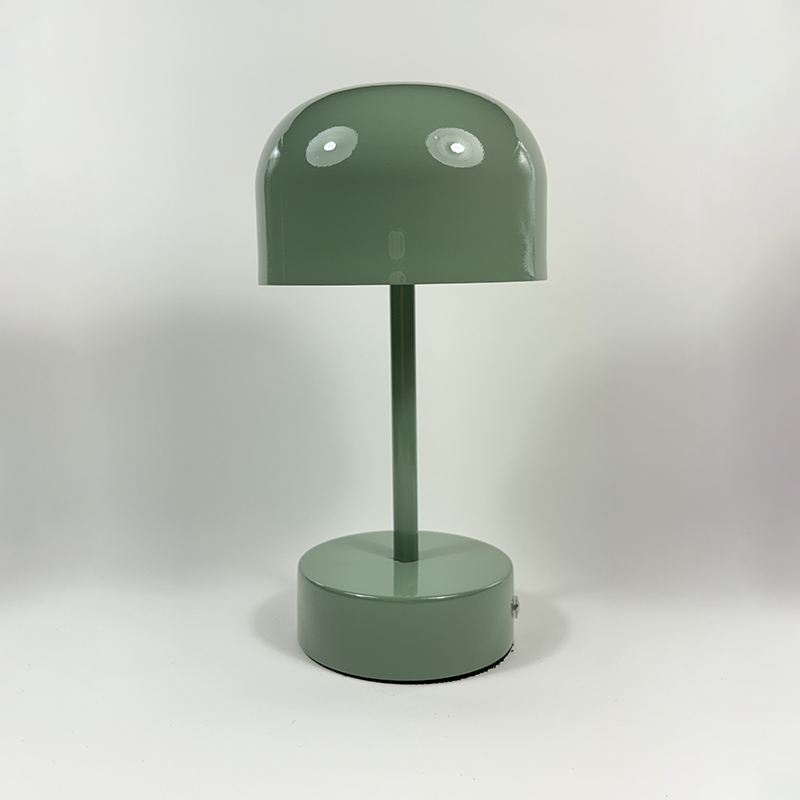 Mingkeda Modern Design Hot Selling Metal 1800mAh Battery Operated Rechargeable Restaurant Decorative Charging LED Table Lamp