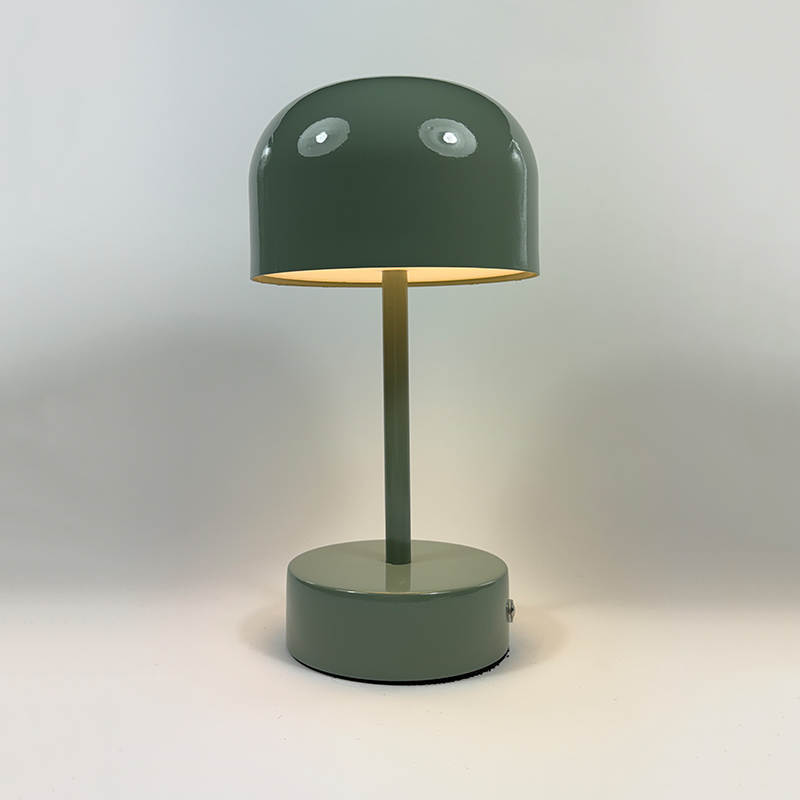 Mingkeda Modern Design Hot Selling Metal 1800mAh Battery Operated Rechargeable Restaurant Decorative Charging LED Table Lamp