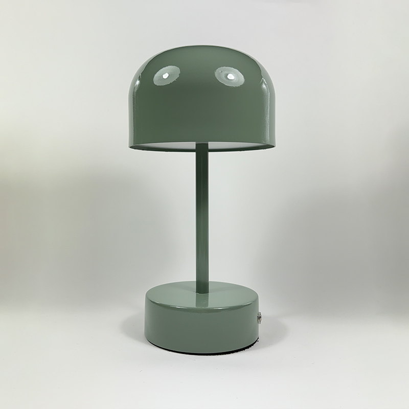 Mingkeda Modern Design Hot Selling Metal 1800mAh Battery Operated Rechargeable Restaurant Decorative Charging LED Table Lamp