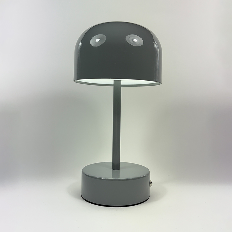 Mingkeda New Fashion Design Metal 1800mAh Battery Operated Rechargeable Restaurant Decorative Charging LED Table Lamp
