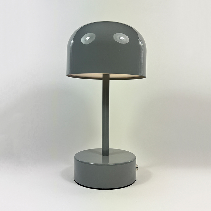 Mingkeda New Fashion Design Metal 1800mAh Battery Operated Rechargeable Restaurant Decorative Charging LED Table Lamp