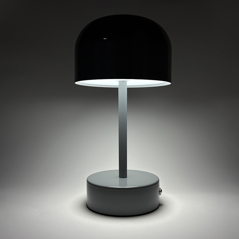 Mingkeda New Fashion Design Metal 1800mAh Battery Operated Rechargeable Restaurant Decorative Charging LED Table Lamp
