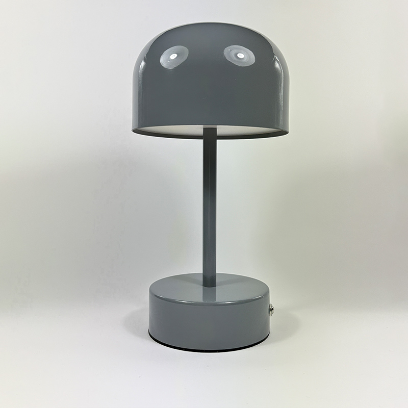 Mingkeda New Fashion Design Metal 1800mAh Battery Operated Rechargeable Restaurant Decorative Charging LED Table Lamp