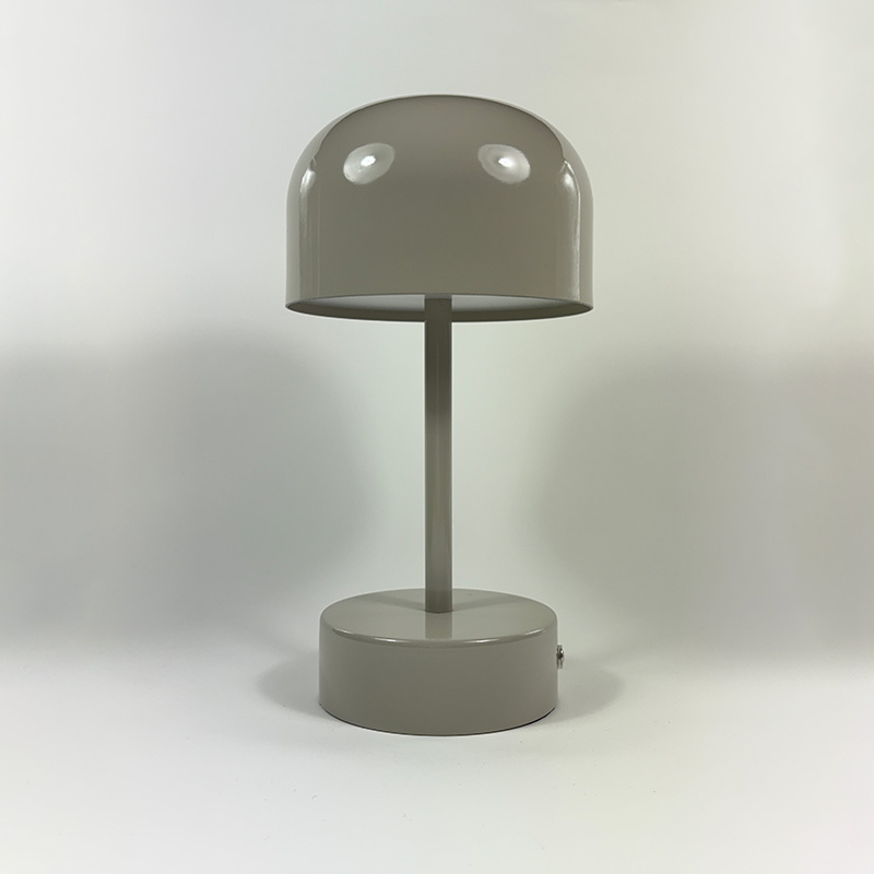 Mingkeda New Design Metal 1800mAh Battery Operated Rechargeable Restaurant Decorative Charging LED Table Lamp