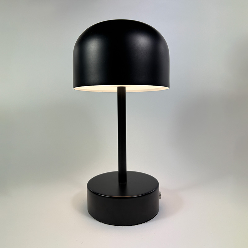 Mingkeda Luxury Metal Touch Restaurant Hotel Living Room Reading Decoration LED Table Lamp