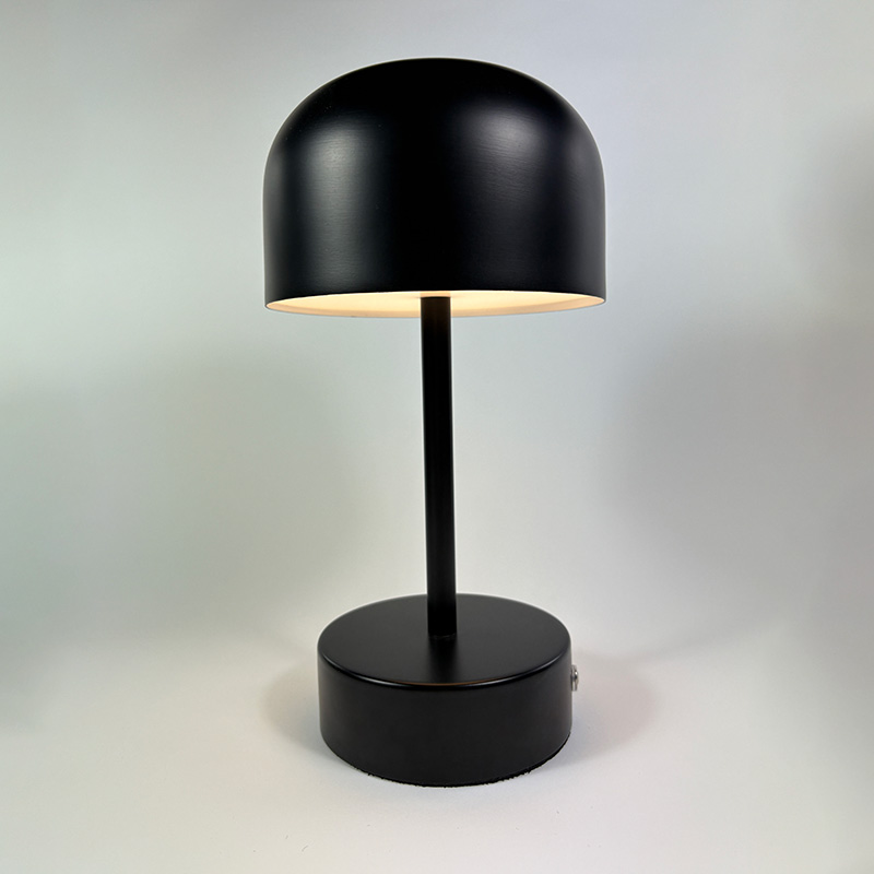 Mingkeda Luxury Metal Touch Restaurant Hotel Living Room Reading Decoration LED Table Lamp