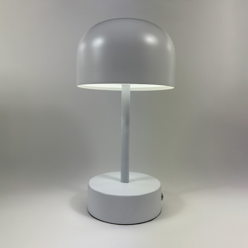 Mingkeda Restaurant Luxury Metal Hotel Living Room Reading Decoration LED Table Lamp