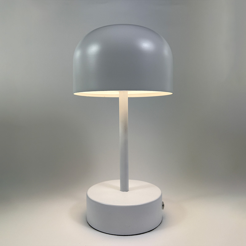 Mingkeda Restaurant Luxury Metal Hotel Living Room Reading Decoration LED Table Lamp