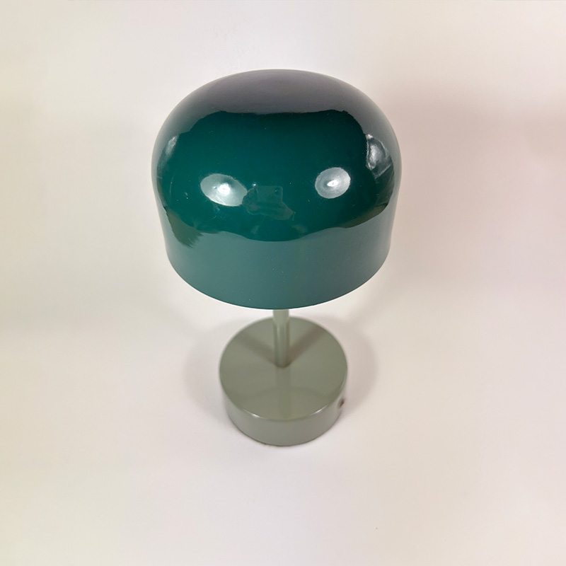 Mingkeda Luxury Metal Hotel Living Room Reading Decoration LED Table Lamp