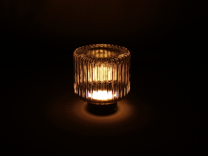 Mingkeda Indoor Modern Back Light Modern Wall Sconces LED Metal Black White Wall Lamp for Home Hotel Decoration