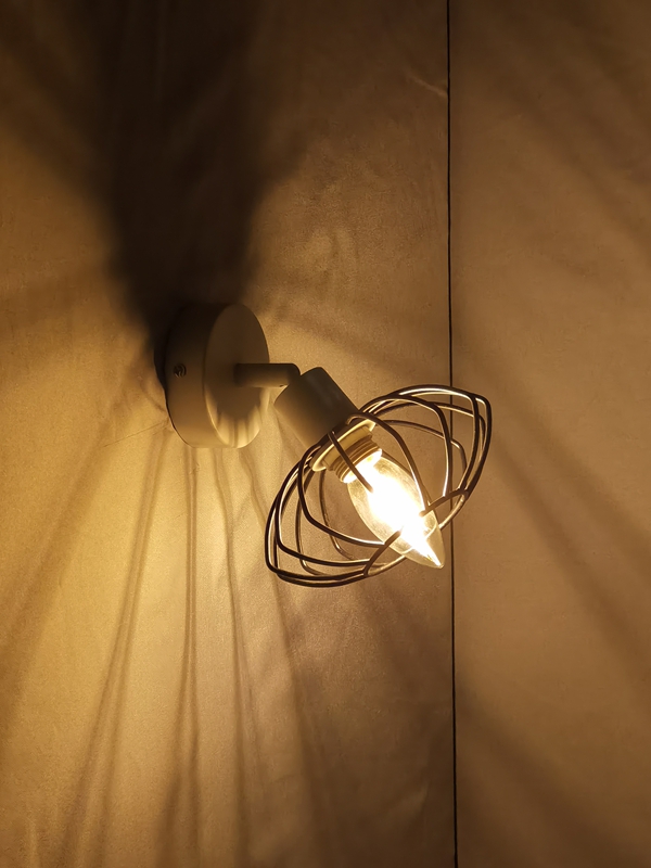 Mingkeda Indoor Lighting Modern Fancy LED Metal Wall Lights Hotel Bedroom Wall Lamp