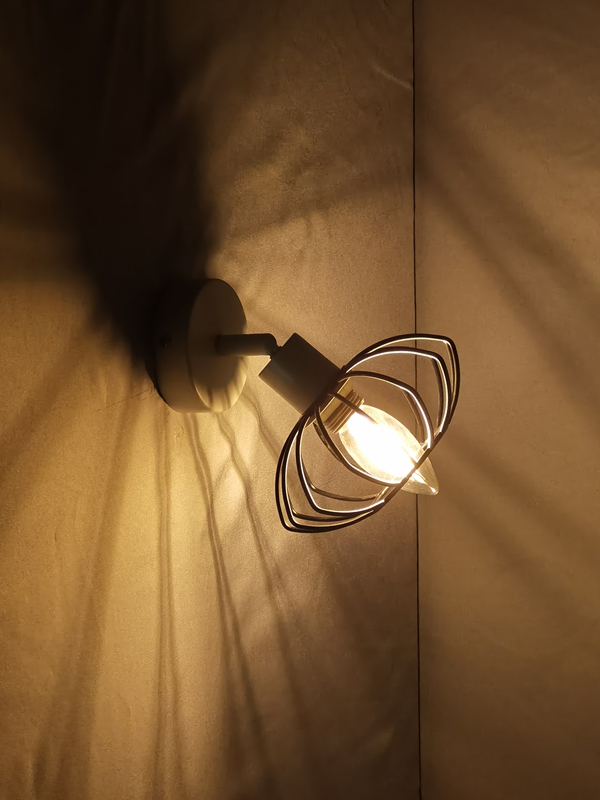 Mingkeda Indoor Lighting Modern Fancy LED Metal Wall Lights Hotel Bedroom Wall Lamp