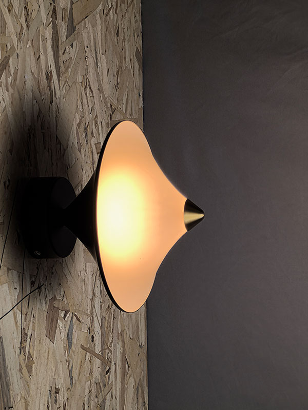 Mingkeda Indoor Back Light Modern Wall Sconces LED Metal Black White Wall Lamp for Home Hotel Decoration