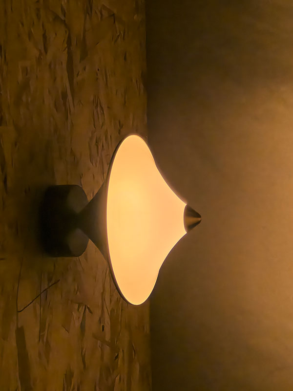 Mingkeda Indoor Back Light Modern Wall Sconces LED Metal Black White Wall Lamp for Home Hotel Decoration