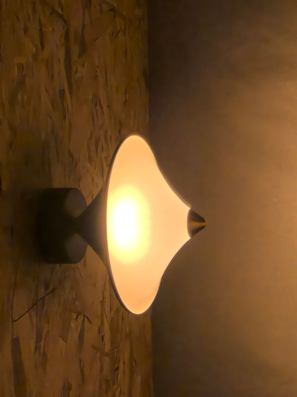 Mingkeda Indoor Back Light Modern Wall Sconces LED Metal Black White Wall Lamp for Home Hotel Decoration