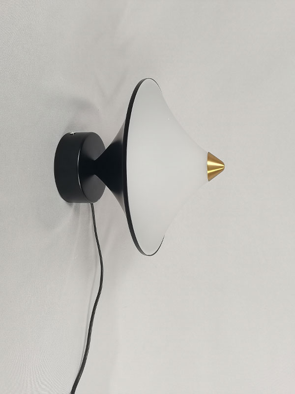 Mingkeda Hot Sale Modern Luxurious Indoor LED Lights Metal Wall Lamps for Hotels and Home Decoration