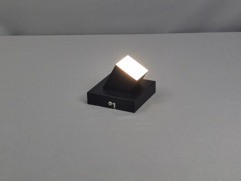 Mingkeda New Fashion Design Lighting Wall Lamp LED Metal Modern Wall Light for Hotel Bedroom